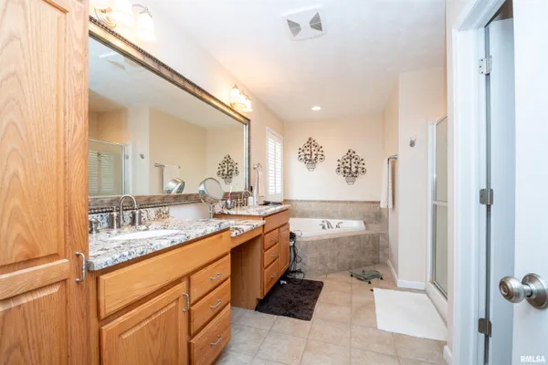 $590,000 | 309 West Copperfield Drive, Dunlap, IL 61525