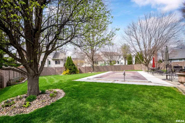 $590,000 | 309 West Copperfield Drive, Dunlap, IL 61525