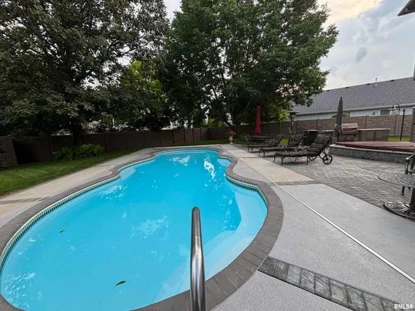 $590,000 | 309 West Copperfield Drive, Dunlap, IL 61525