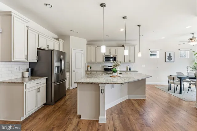 $565,000 | 5544 Old Colony Court, White Plains, MD 20695