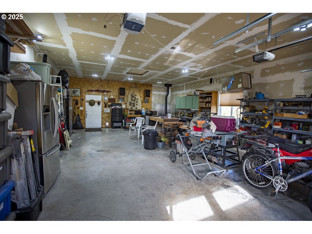 1208 Hill Street Cove, OR 97824 - Photo 21 of 33 a view of a room with gym equipment