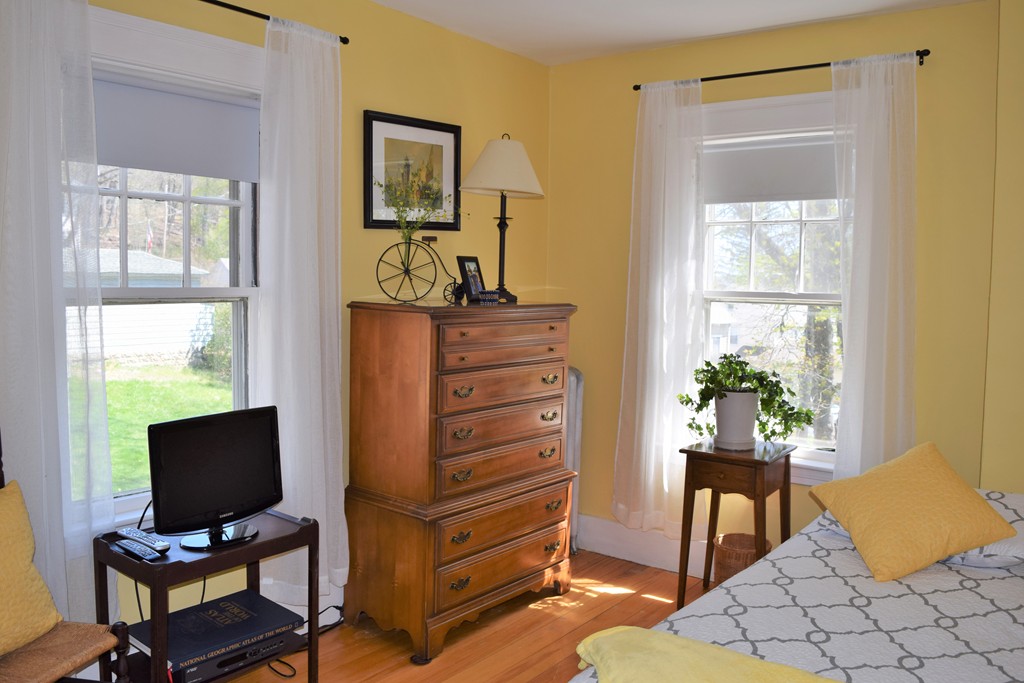 6 Havelock Road Worcester, MA 01602 - Photo 19 of 26 a workspace with furniture and a window