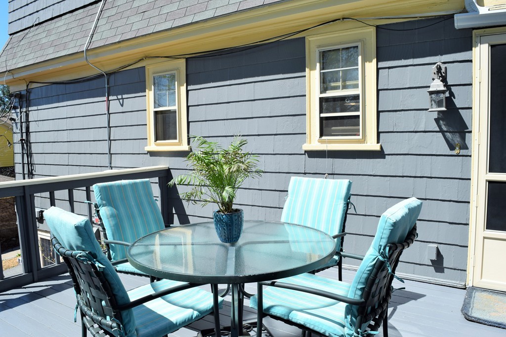 6 Havelock Road Worcester, MA 01602 - Photo 5 of 26 a view of a outdoor seating area