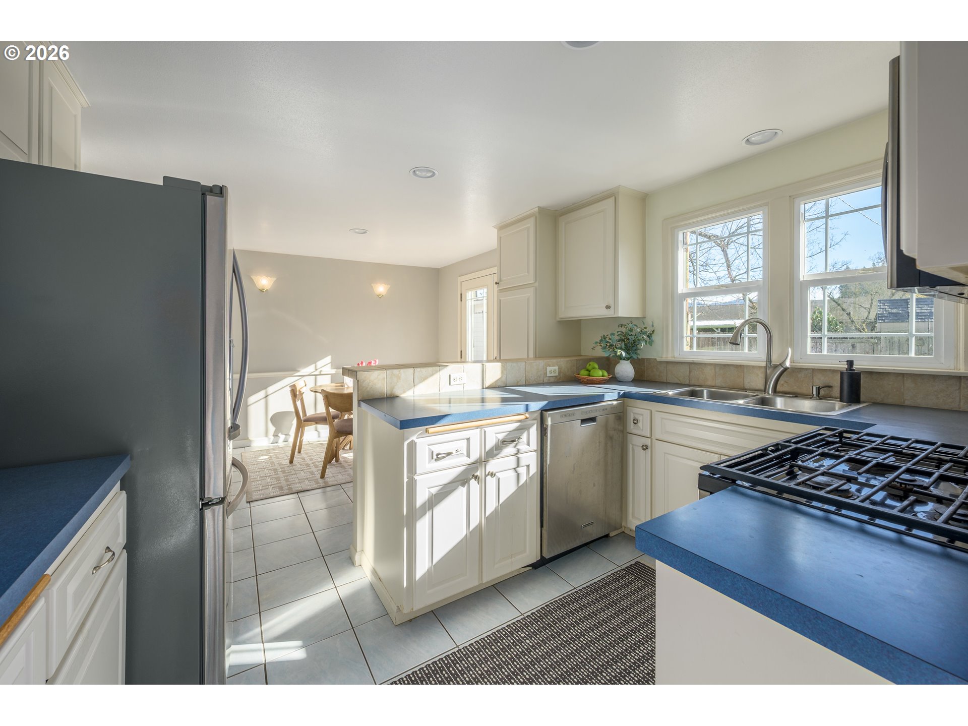2580 Elysium Avenue Eugene, OR 97401 - Photo 12 of 42