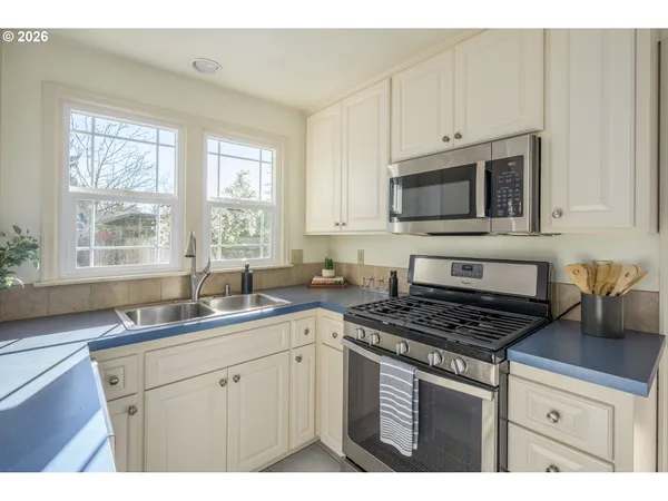 $595,000 | 2580 Elysium Avenue, Eugene, OR 97401