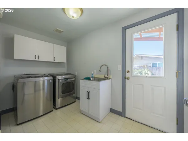$595,000 | 2580 Elysium Avenue, Eugene, OR 97401