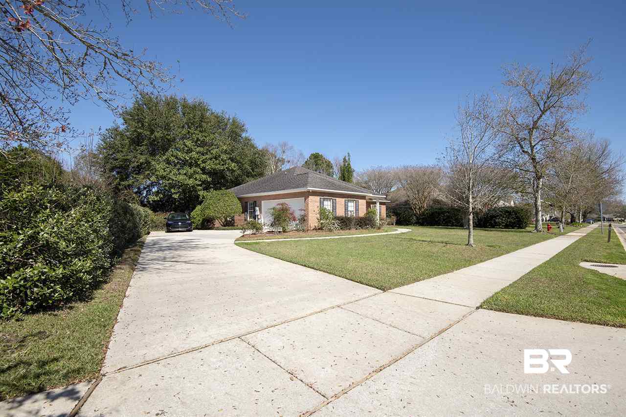 205 Hawthorne Circle Fairhope, AL 36532 - Photo 5 of 28