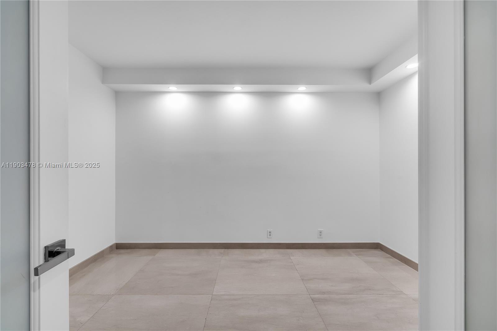 141 Crandon Boulevard, Unit 242 Key Biscayne, FL 33149 - Photo 11 of 42