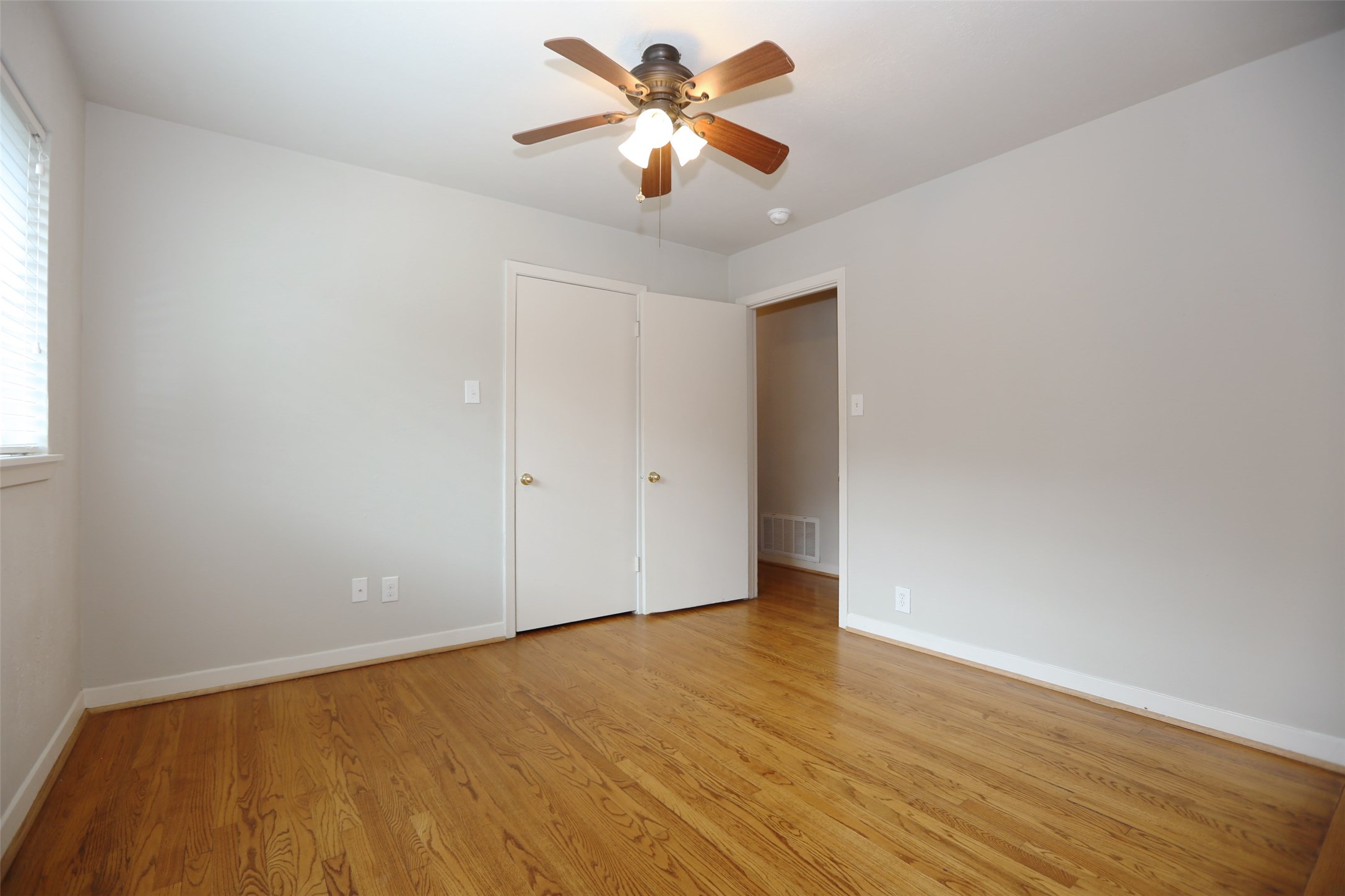6123 Grape Street Houston, TX 77074 - Photo 13 of 18