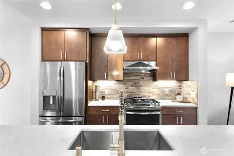 $1,075,000 | 6546 32nd Avenue Northeast, Unit A, Seattle, WA 98115