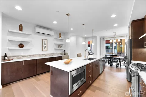 $1,075,000 | 6546 32nd Avenue Northeast, Unit A, Seattle, WA 98115
