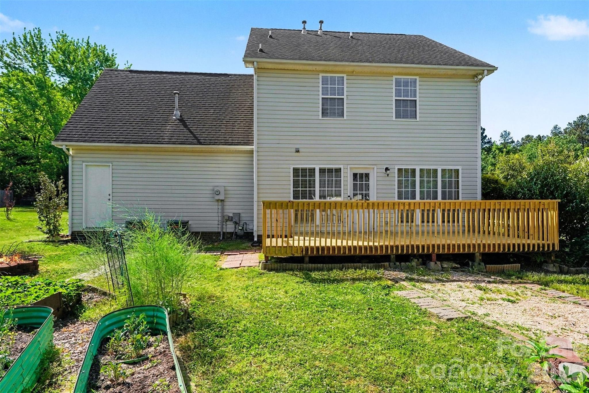 1041 Chaucery Lane Matthews, NC 28104 - Photo 32 of 35