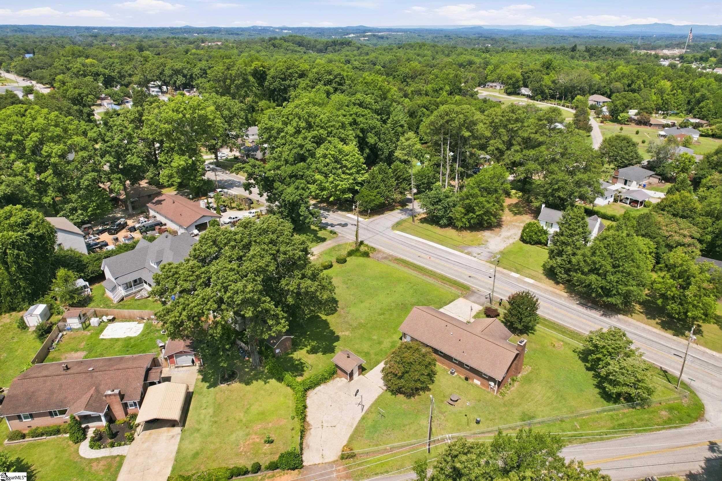 2401 Old Easley Bridge Road Greenville, SC 29611 - Photo 4 of 37