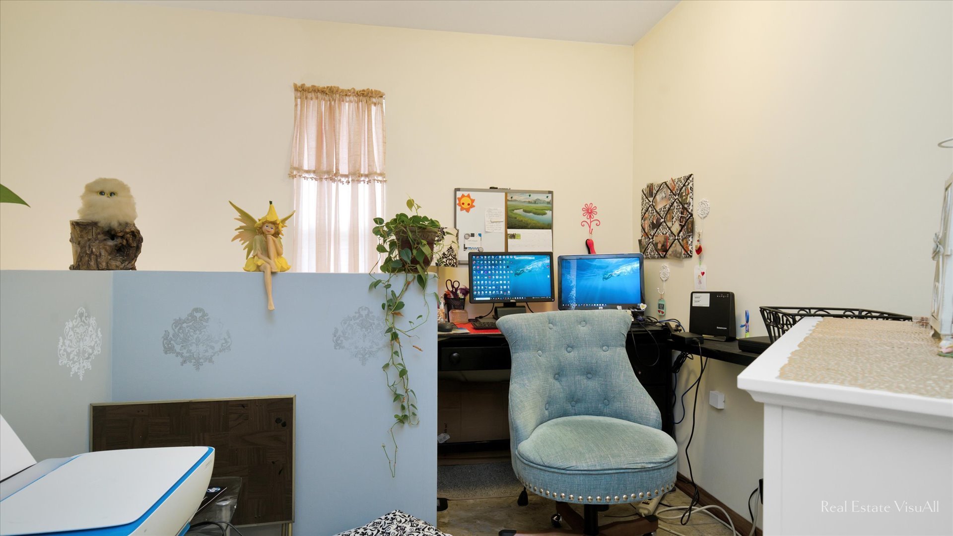 510 Timber Drive Harvard, IL 60033 - Photo 14 of 18 a view of a dining room with furniture and a potted plant