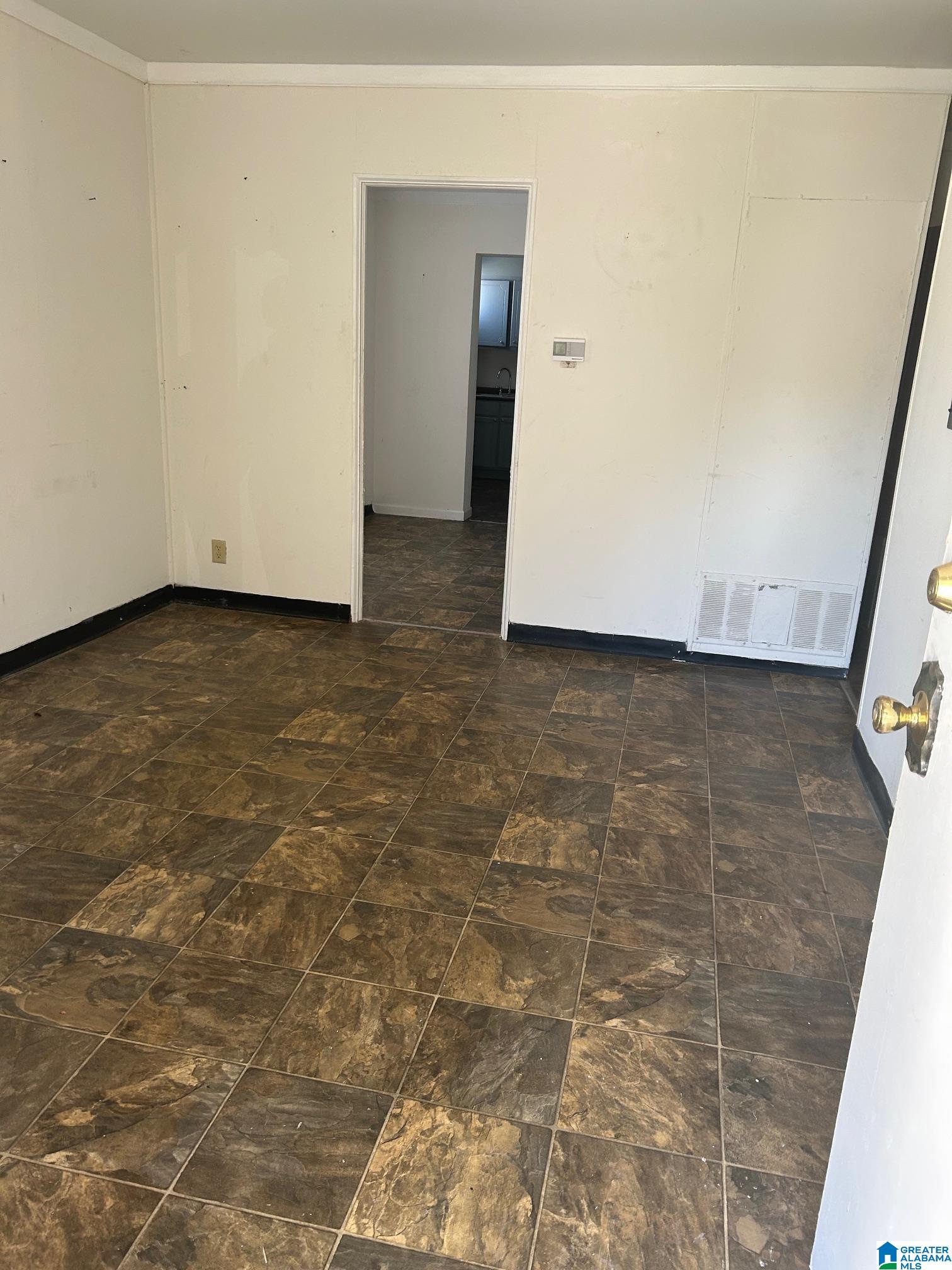232 Flora Street Southwest Birmingham, AL 35211 - Photo 3 of 7