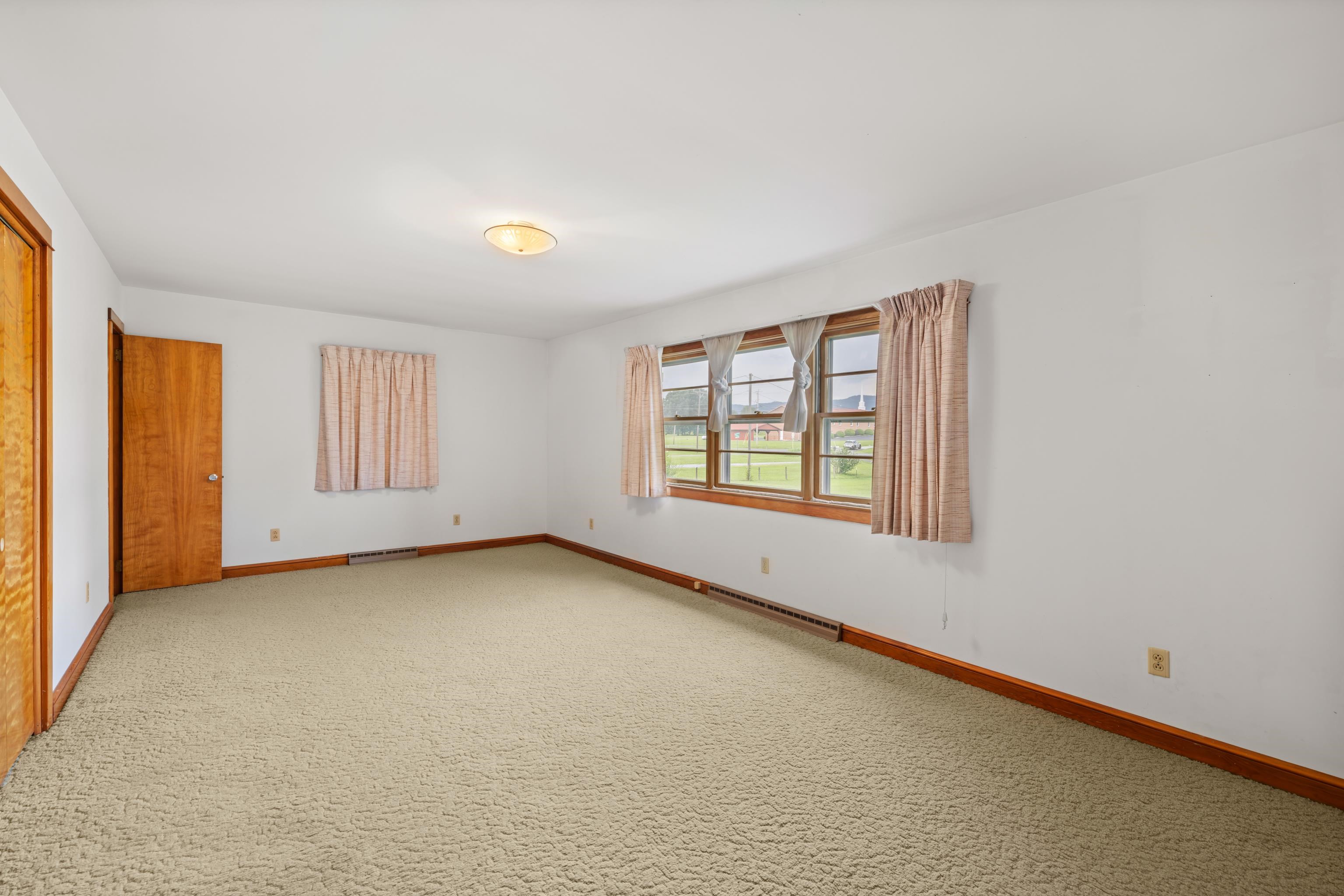 14386 Rockingham Pike Elkton, VA 22827 - Photo 16 of 50 Gallery Image 16