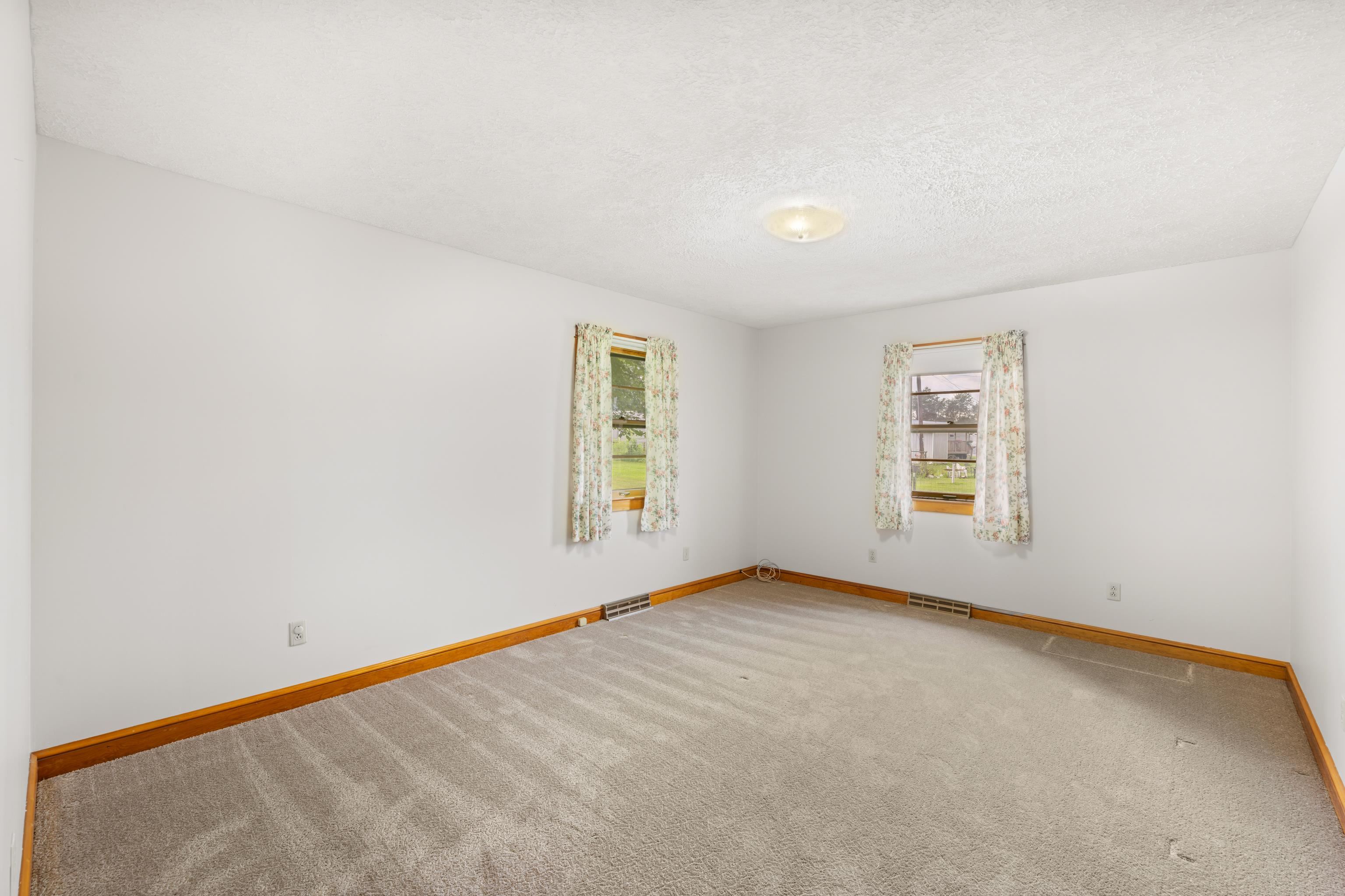 14386 Rockingham Pike Elkton, VA 22827 - Photo 21 of 50 Gallery Image 21