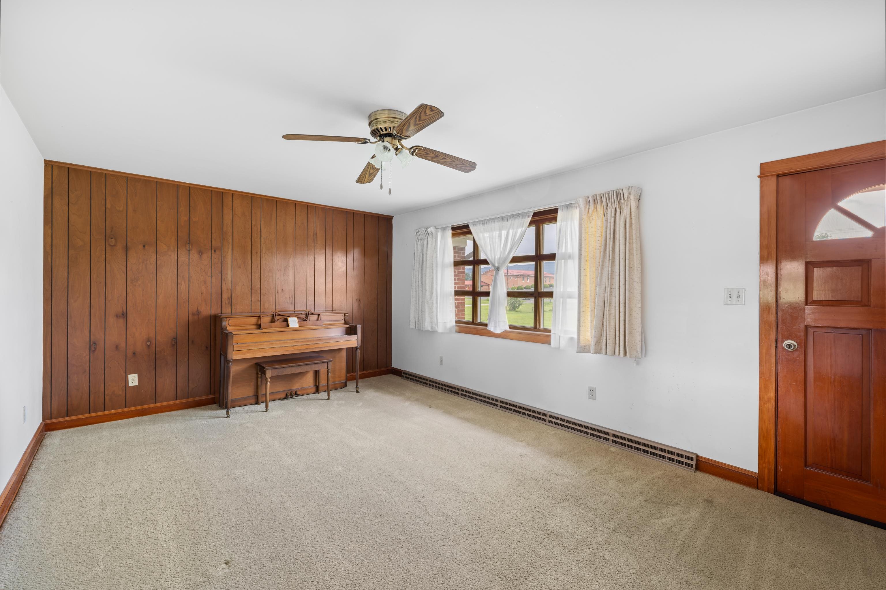 14386 Rockingham Pike Elkton, VA 22827 - Photo 5 of 50 Gallery Image 5