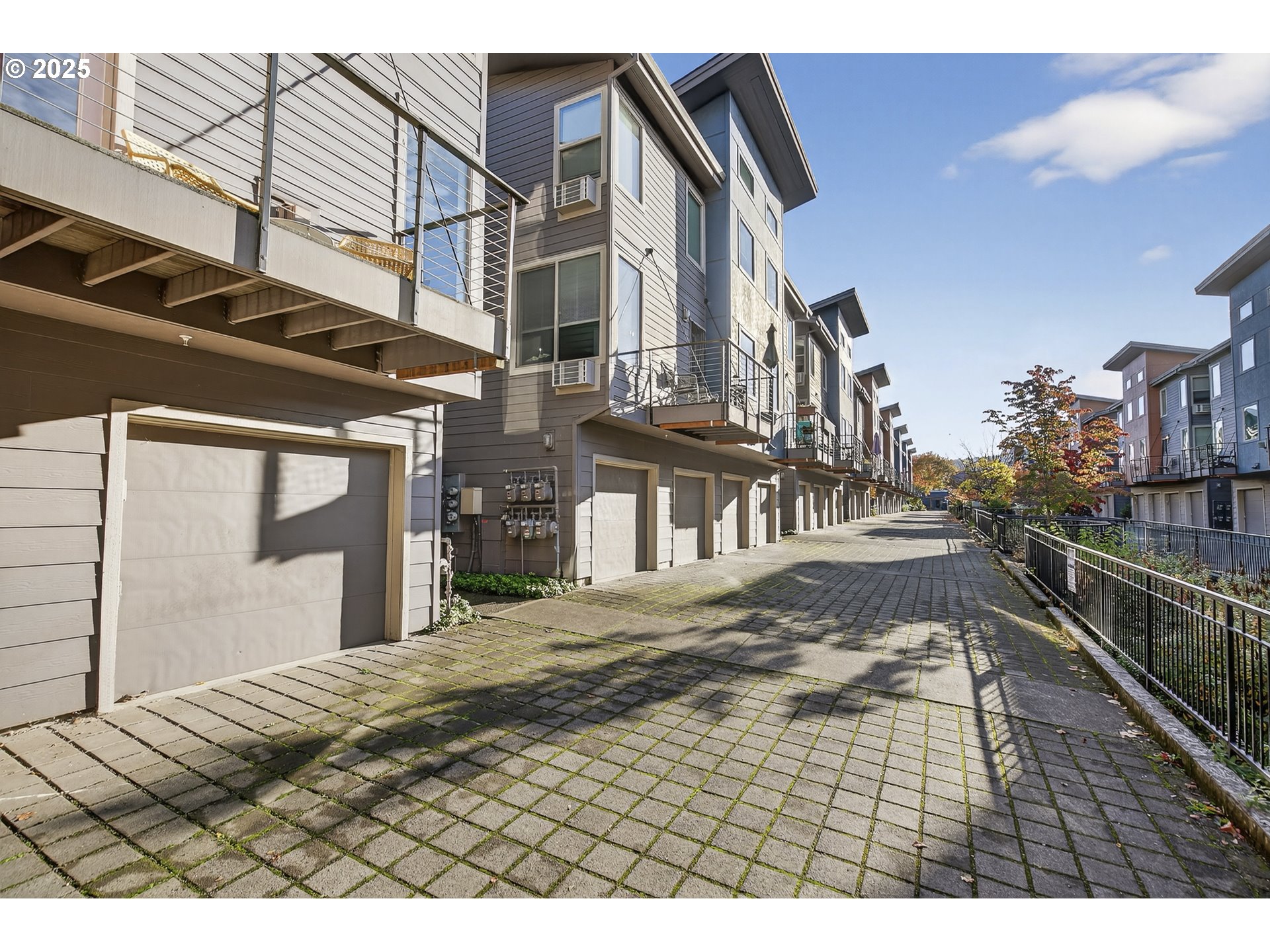 8083 North Leavitt Avenue Portland, OR 97203 - Photo 33 of 34 a view of a building with many windows
