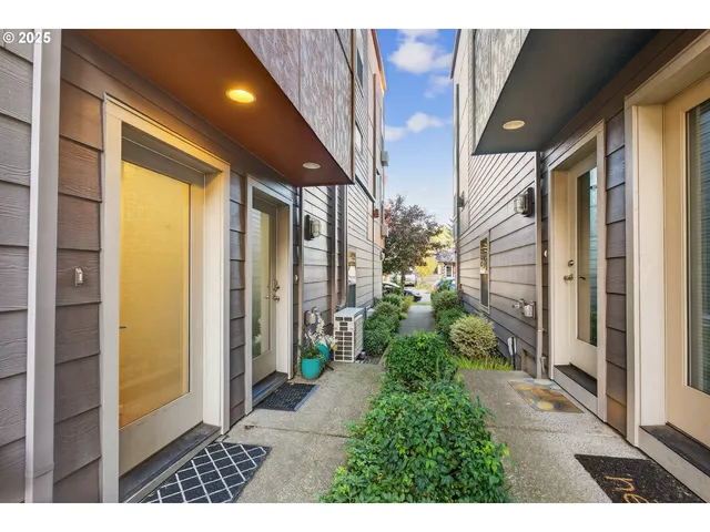 $335,000 | 8083 North Leavitt Avenue, Portland, OR 97203