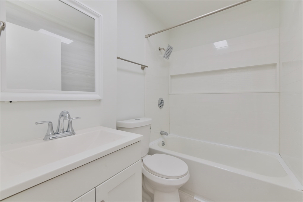 144 Salem Street Boston, MA 02113 - Photo 2 of 14