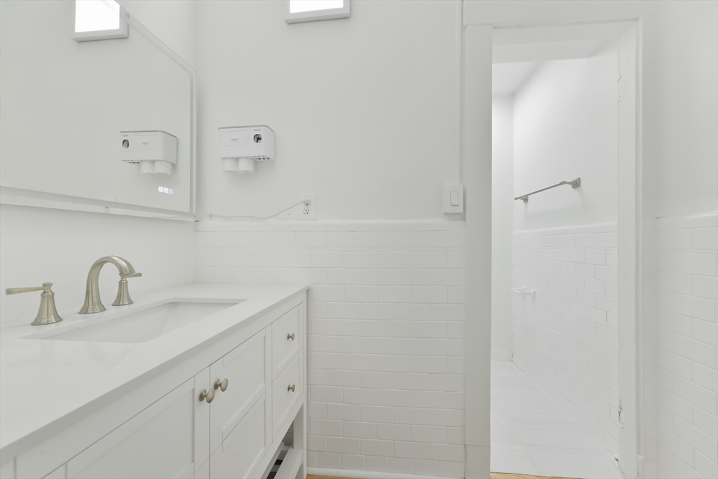 144 Salem Street Boston, MA 02113 - Photo 4 of 14