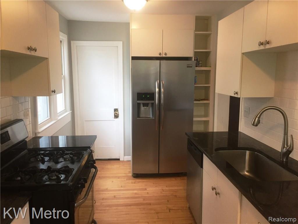 699 Columbia Road Berkley, MI 48072 - Photo 12 of 22