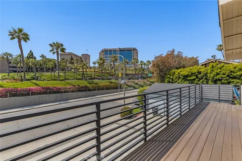 $5,750 | 222 Old Newport Boulevard, Newport Beach, CA 92663