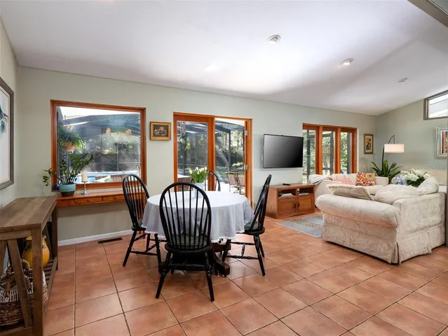 $725,000 | 3311 Northwest 18th Avenue, Gainesville, FL 32605