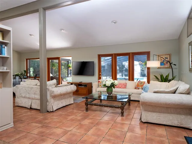 $725,000 | 3311 Northwest 18th Avenue, Gainesville, FL 32605