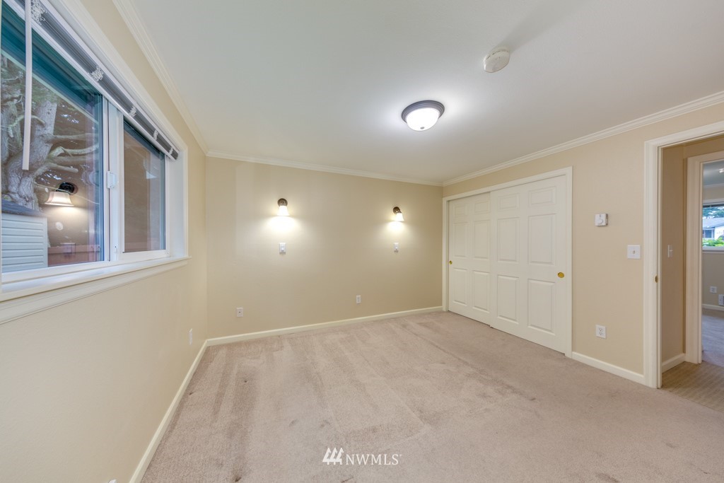 524 213th Street Southwest Bothell, WA 98021 - Photo 14 of 27