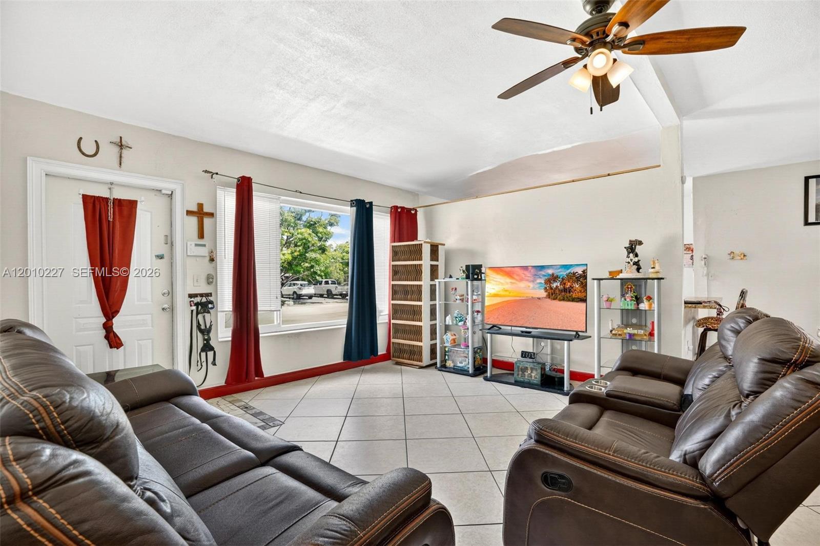 9430 Easter Road Cutler Bay, FL 33157 - Photo 4 of 31