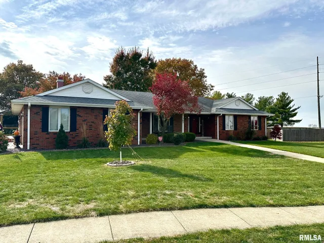 $329,900 | 307 Westwinds Drive, Jacksonville, IL 62650
