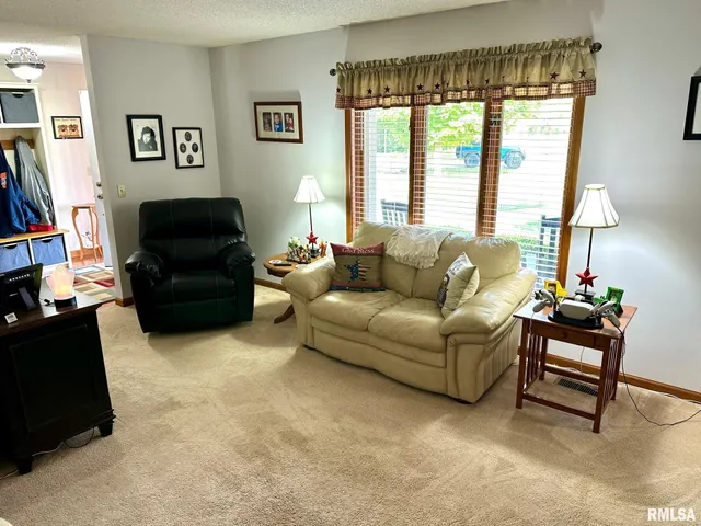 $329,900 | 307 Westwinds Drive, Jacksonville, IL 62650