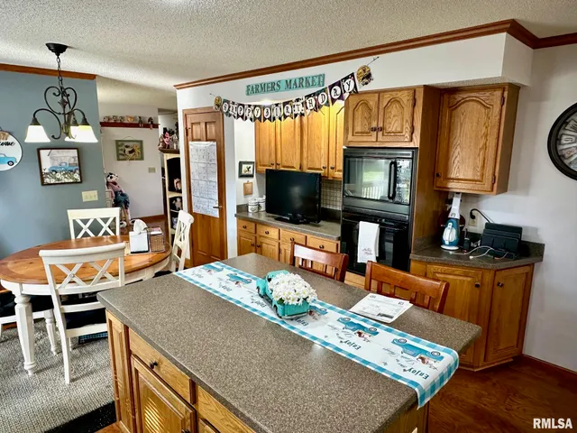 $329,900 | 307 Westwinds Drive, Jacksonville, IL 62650