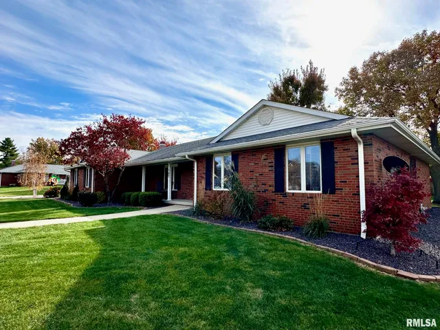 $329,900 | 307 Westwinds Drive, Jacksonville, IL 62650