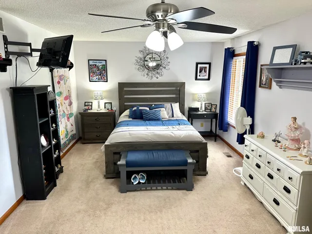 $329,900 | 307 Westwinds Drive, Jacksonville, IL 62650