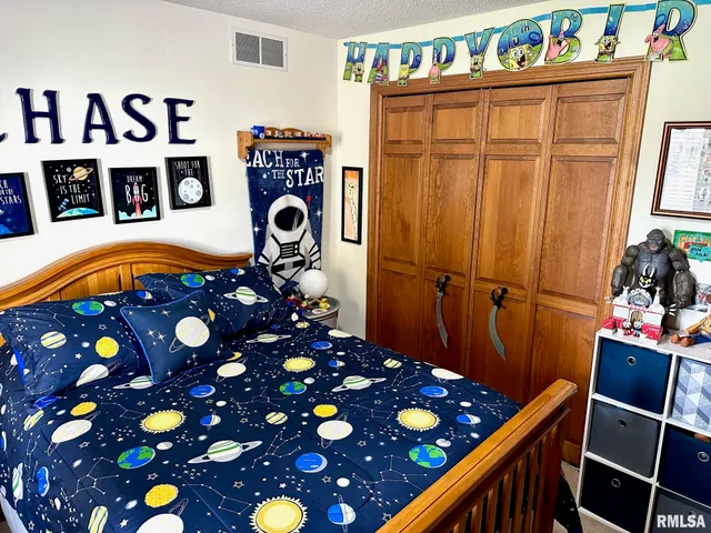 $329,900 | 307 Westwinds Drive, Jacksonville, IL 62650