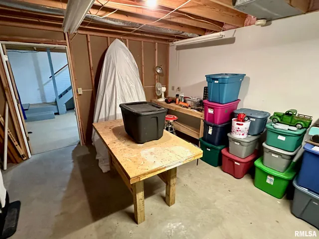 $329,900 | 307 Westwinds Drive, Jacksonville, IL 62650