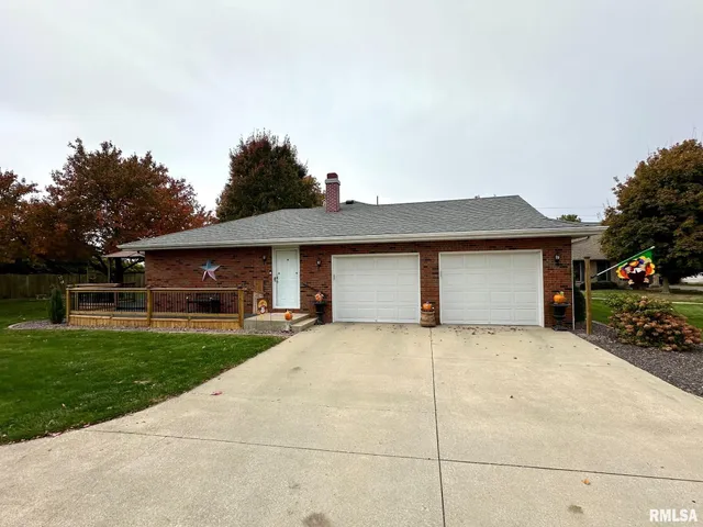 $329,900 | 307 Westwinds Drive, Jacksonville, IL 62650