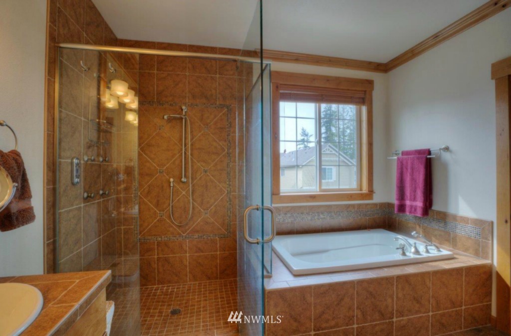 11934 Northeast 162nd Place Bothell, WA 98011 - Photo 10 of 17 Gallery Image 10