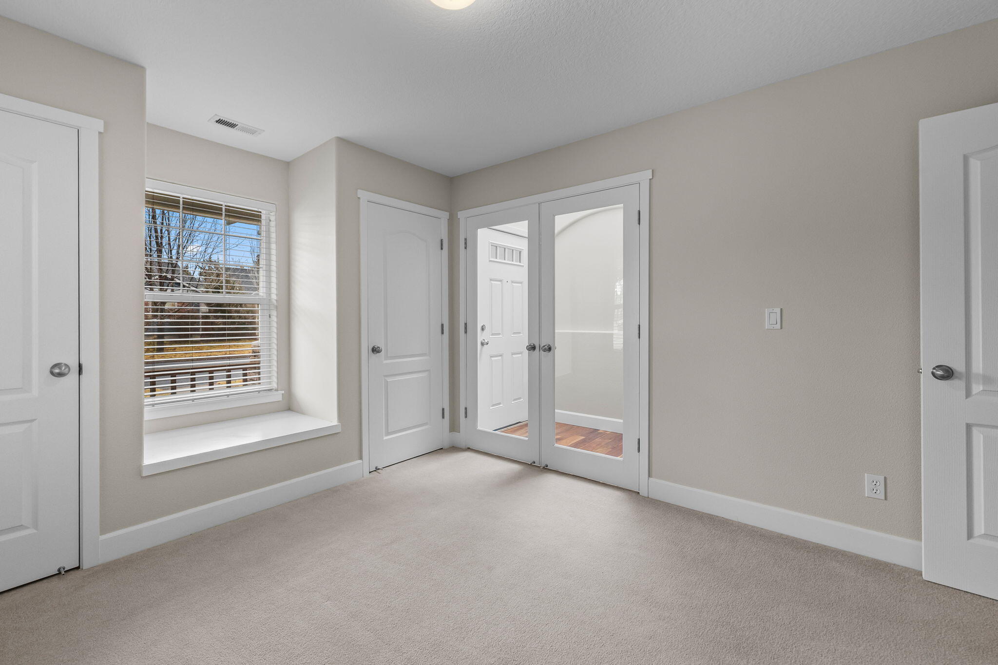 20657 Couples Lane Bend, OR 97702 - Photo 26 of 44 Bedroom/office