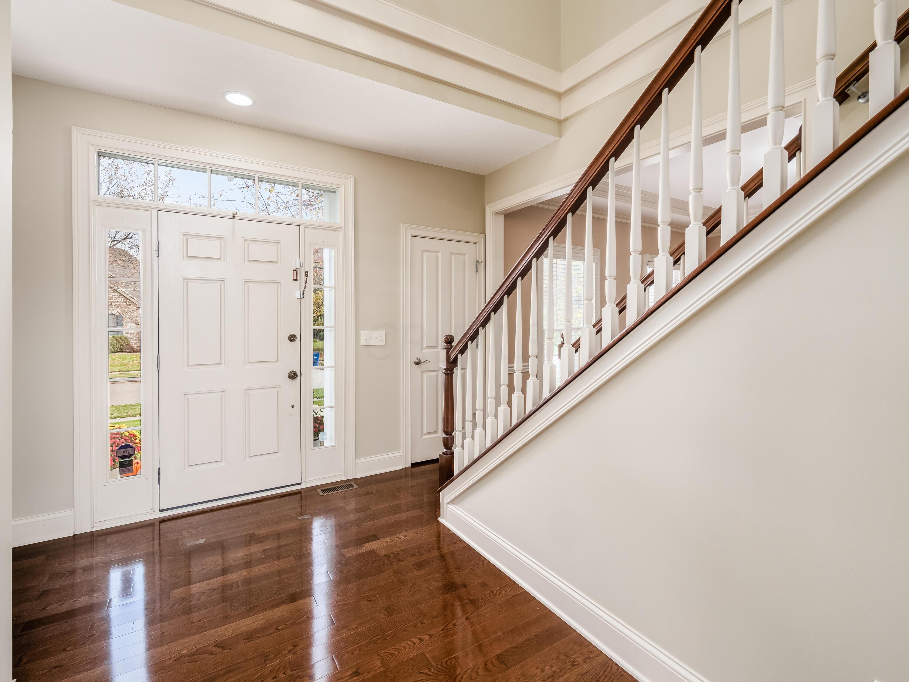 5949 Dunheath Loop Dublin, OH 43016 - Photo 2 of 57 Large Foyer