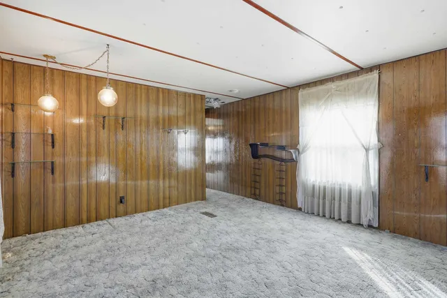 $150,000 | 205 East State Street, Rawlins, WY 82301