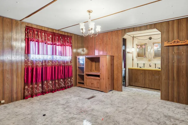 $150,000 | 205 East State Street, Rawlins, WY 82301