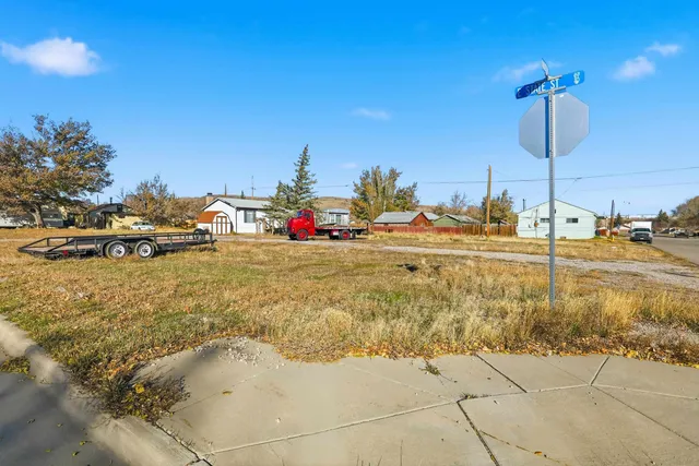 $150,000 | 205 East State Street, Rawlins, WY 82301