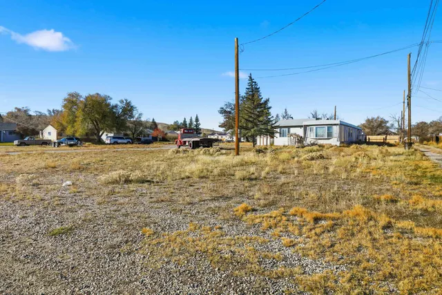 $150,000 | 205 East State Street, Rawlins, WY 82301