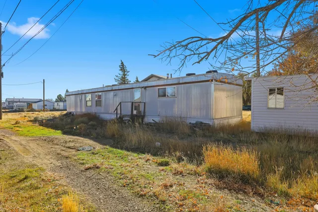 $150,000 | 205 East State Street, Rawlins, WY 82301