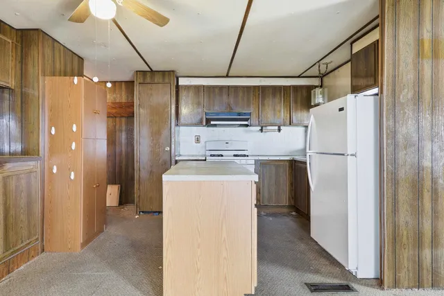 $150,000 | 205 East State Street, Rawlins, WY 82301