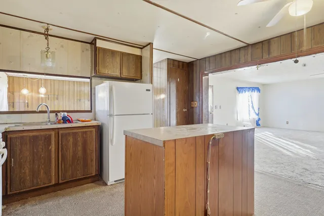 $150,000 | 205 East State Street, Rawlins, WY 82301